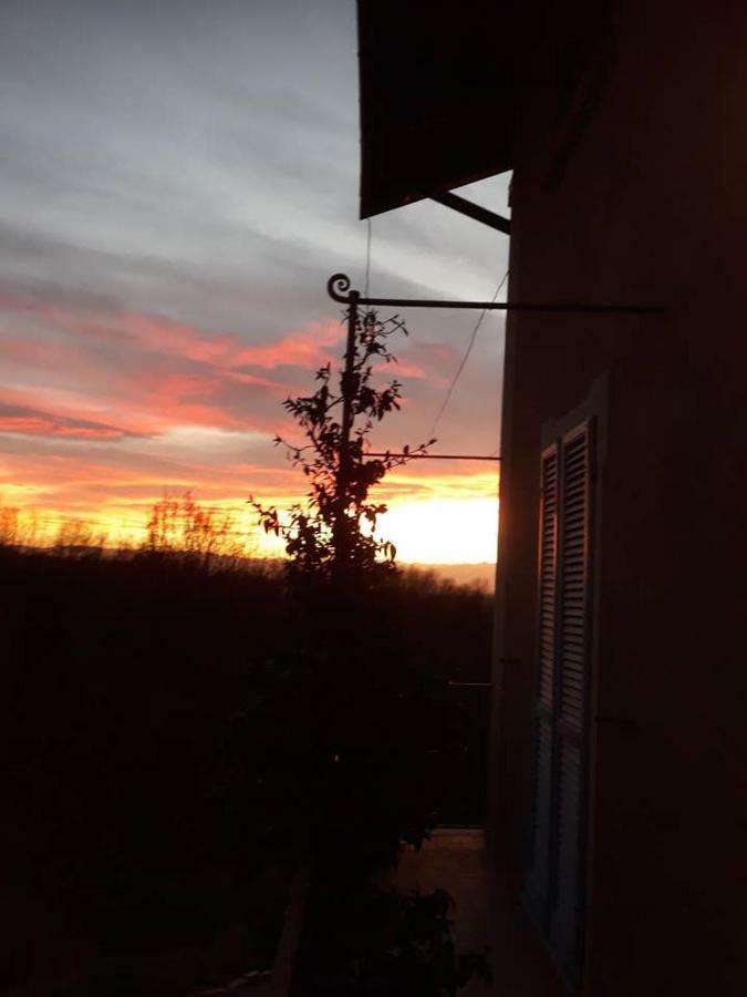 La Casa Di Roby-1 Appartamento La Morra Con Piscina Exterior foto
